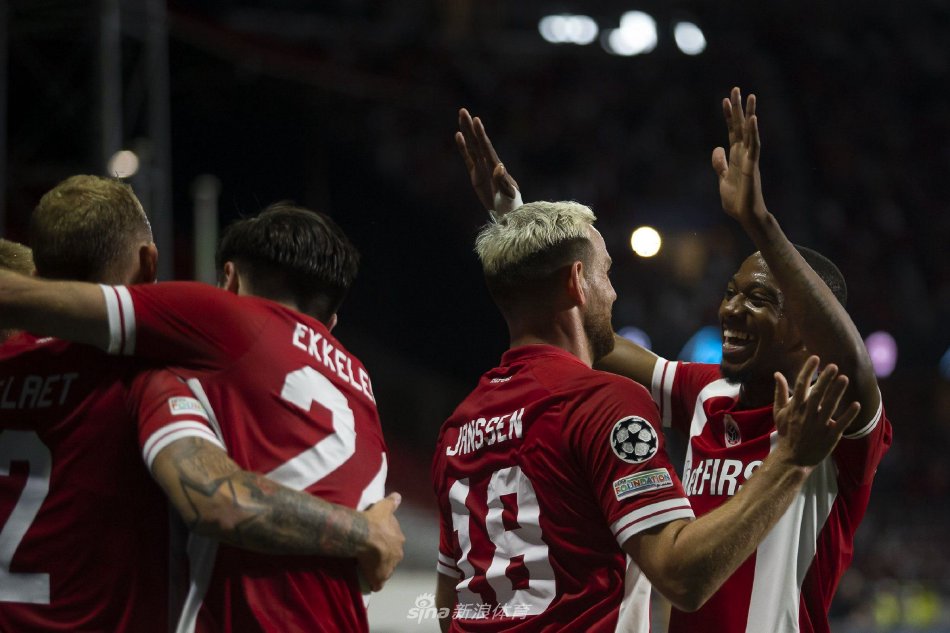 他依旧保持 他依旧保持