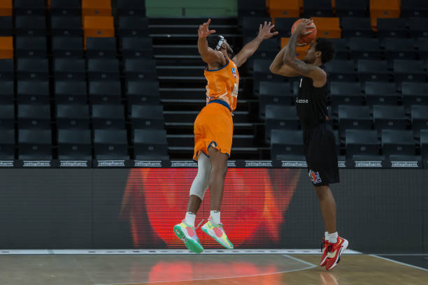 场的反响来 场的反响来